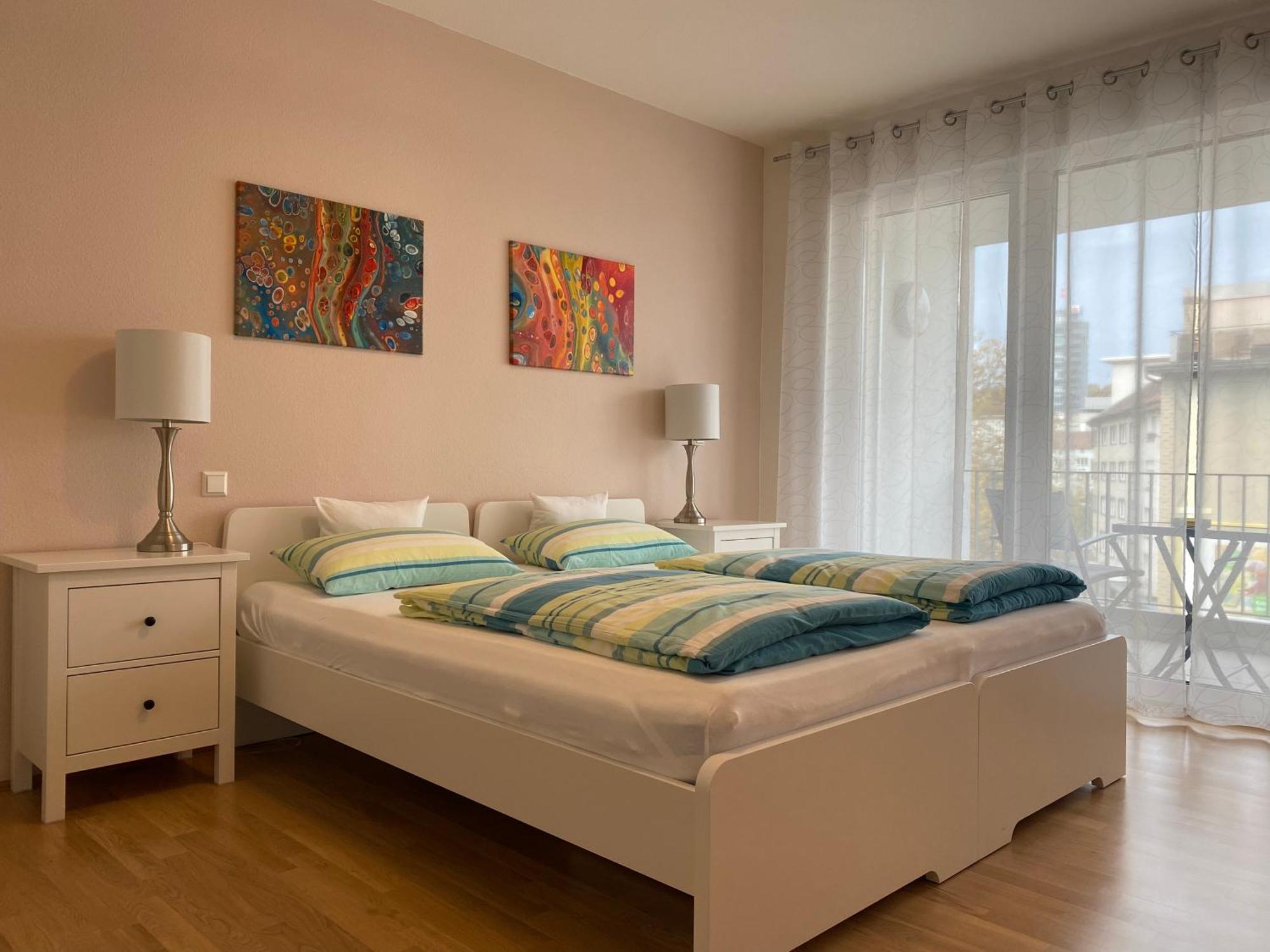 Schoenes 2 Zimmer Apartment Zentral Gelegen Pforzheim Buitenkant foto