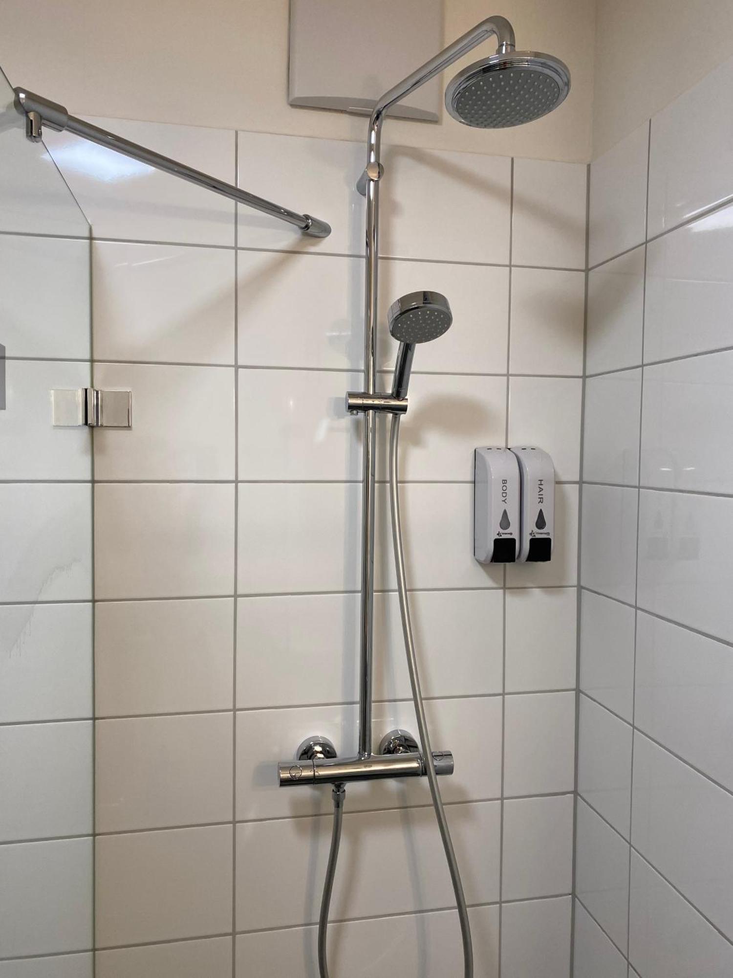 Schoenes 2 Zimmer Apartment Zentral Gelegen Pforzheim Buitenkant foto